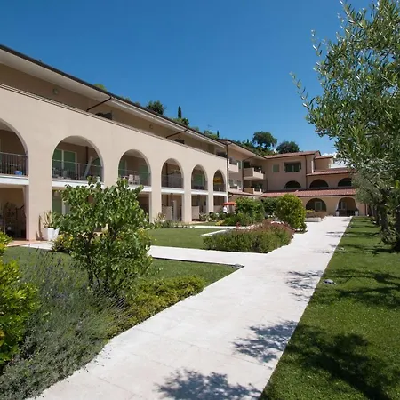Appartement La Cascata With Pool By Wonderful Italy