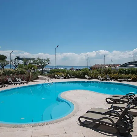Appartement La Cascata With Pool By Wonderful Italy